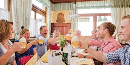 Essen-gehen - Weierfing - Traditionelles Wirtshaus - Biergasthof Riedberg - gepflegte Gastlichkeit***