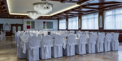 Essen-gehen - Felling (Leonding) - Großer Saal für bis zu 350 Personen. Ideal für Hochzeiten, Firmenfeiern und Geburtstagsfeiern. Stuhlhussen sind vom Haus - Gasthof Mayr