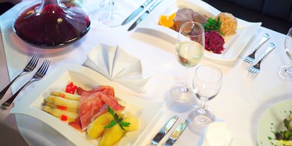 Essen-gehen - Gerichte: Schnitzel - Salzkammergut - Speisen - Hotel Landgasthof Ragginger ****