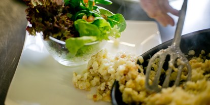Essen-gehen - Ambiente: modern - Salzburg - Selbstgemachte Kasnockn'n mit Salat - Landgasthof Ortner