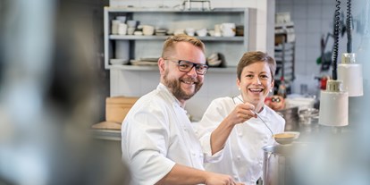 Essen-gehen - Falstaff: 3 Gabeln - Astrid und Andreas Krainer sind gut vernetzt mit regionalen Produzenten, in ihrer gemeinsamen Arbeit in der Küche gehen Tradition, Verantwortung und kreative Phantasie Hand in Hand. - Hotel Restaurant Café Krainer