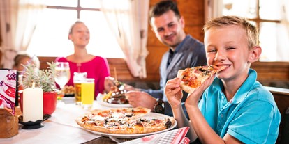 Essen-gehen - Gerichte: Pizza - Familienzeit in Trattlers Einkehr - Trattlers Einkehr