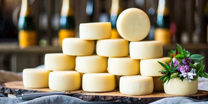 Essen-gehen - Ambiente: urig - Käse Variationen im Restaurant Ainkehr am Katschberg. Buchen Sie unseren Käsekurs und erlernen Sie das Käsen selbst! - Restaurant Ainkehr Katschberg