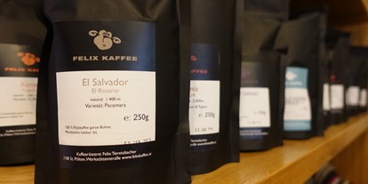 Essen-gehen - Preisniveau: € - Wir lieben Kaffee - unsere Bohnen werden von Kaffeeröster Felix Teiretzbacher extra für uns geröstet - MOYOme