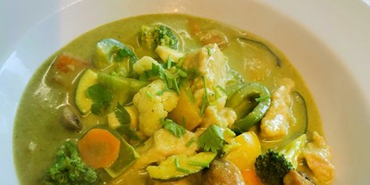 Essen-gehen - Art der Küche: asiatisch - Dschungel Curry mit Huhn - OSTWIND im Gasthaus Mentil