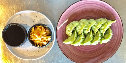Essen-gehen - Art der Küche: asiatisch - Gyoza Hauptspeise - OSTWIND im Gasthaus Mentil