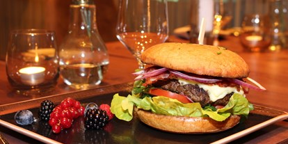 Essen-gehen - Gerichte: Antipasti - Beef Burger - Restaurant Maracana