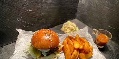 Essen-gehen - rollstuhlgerecht - Burger Kastell Stegersbach - Kastell Stegersbach