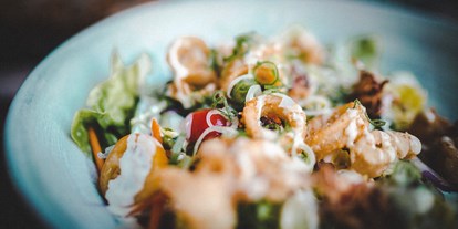Essen-gehen - Gerichte: Fisch - Crispy Calamari Salad - IkI Restaurant