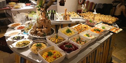 Essen-gehen - Gerichte: Schnitzel - Salat- und Vorspeisenbuffet - Restaurant im Hotel Glocknerhof