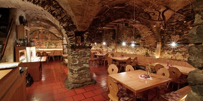 Essen-gehen - Preisniveau: €€ - Das Restaurant Hilberkeller befindet sich in einem ehemaligen alten Weinkeller - Restaurant Hilberkeller