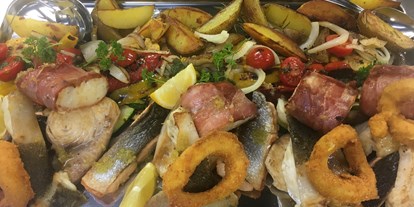 Essen-gehen - Buffet: kein Buffet - Fischgrillplatte auch auf Vorbestellung - Hotel - Restaurant Rosmarie