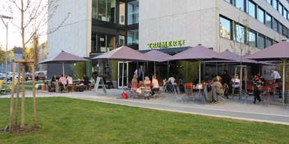 Essen-gehen - Sitzplätze im Freien - Salzburg - TRUMEREI - Bar, Restaurant & Bier Shop