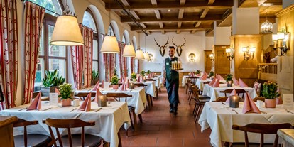 Essen-gehen - grüner Gastgarten - PLZ 5020 (Österreich) - Braurestaurant IMLAUER  - Braurestaurant Imlauer