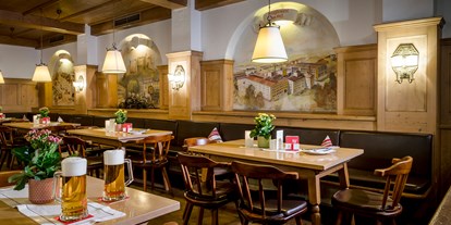 Essen-gehen - grüner Gastgarten - PLZ 5020 (Österreich) - Braurestaurant IMLAUER - Braurestaurant Imlauer