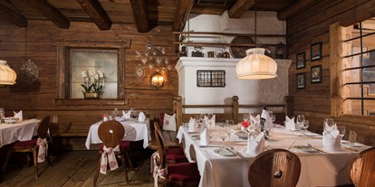 Essen-gehen - Gerichte: Barbecue - Bauernstube - altes Bauernholz wertvoll verarbeitet - Sporthotel Reisch - Restaurant Kaiserstuben