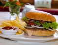 Restaurant: "Kiwi Burger Special" - Hotel - Restaurant Kirchenwirt Rußbach