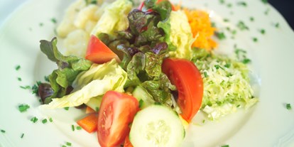 Essen-gehen - Mahlzeiten: Frühstück - Salzkammergut - bunter Salatteller - Hotel Landgasthof Ragginger ****