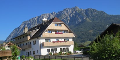 Essen-gehen - Gerichte: Schnitzel - Steiermark - Aussenansicht - Hotel Restaurant Loy