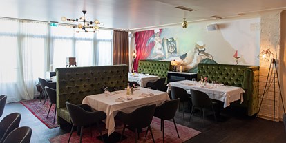 Essen-gehen - Gerichte: Schnitzel - Kärnten - Großes Restaurant Innenbereich 151 Klagenfurt - 151 Bistro Bar
