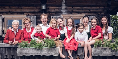Essen-gehen - Gerichte: Gegrilltes - Nockberge - Familienfoto - Gipfelhaus Magdalensberg