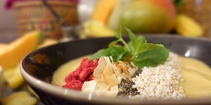Essen-gehen - Gerichte: Curry - Österreich - Tropische Smoothie-Bowl - MOYOme
