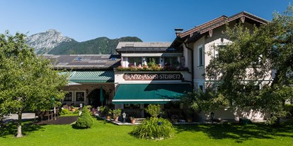 Essen-gehen - grüner Gastgarten - Österreich - Restaurant Assisi Stuben Großgmain
