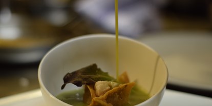 Essen-gehen - Lieferservice - Wien - Bärlauch Cremesuppe Van Tan Taschen Asiatisches Gemüse Ziegenkäse - Witwe Bolte