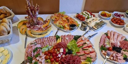 Essen-gehen - Mahlzeiten: Catering - Österreich - Buffet - Gasthaus zur Dorfwirtin