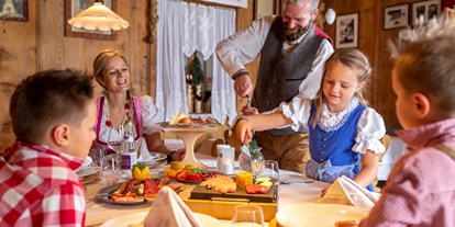 Essen-gehen - Mahlzeiten: Abendessen - Trentino-Südtirol - Tiroler Gastlichkeit in urigen Stuben - Restaurant Riega