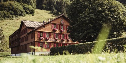 Essen-gehen - Vorarlberg - Stammhaus Außenansicht - Hotel Gasthof Adler