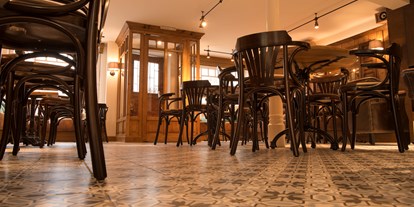 Essen-gehen - Sitzplätze im Freien - Österreich - Café-Brasserie Petrus