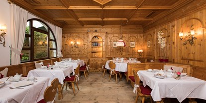 Essen-gehen - Gerichte: Fondue & Raclette - Österreich - Rupertistube - gemütliches Frühstücksambiente, aber auch gut geeignet für kleine Tagungen oder auch Abends für ein ruhiges Plätzchen - Sporthotel Reisch - Restaurant Kaiserstuben