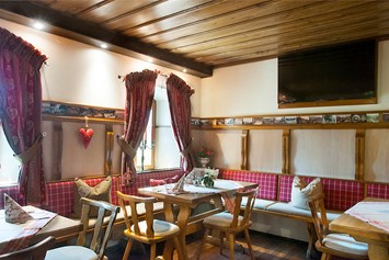 Restaurant: Das Extrazimmer wurde mit viel Liebe zum Detail dekoriert. - Gasthaus Buchegger