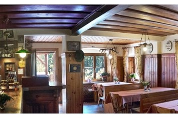 Restaurant: Unser gemütliches Gastzimmer – eine schöne urige Stube.  - Gasthaus Buchegger