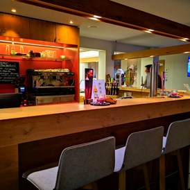 Restaurant: Bar "Insa's" mit Sky-Channel - Hapimag Resort Zell am See - Restaurant "Insa's"
