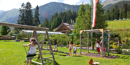 Essen-gehen - Ambiente: urig - Mathon (Ischgl) - Spielplatz für Groß und Klein - Wildererhütte