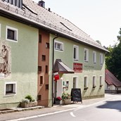 Restaurant - Straßenseite - Haupteingang - Landhotel Hoftaverne Atzmüller