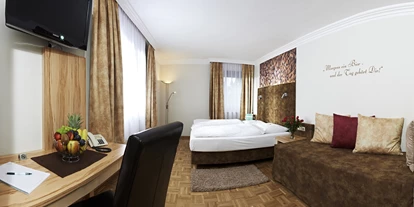 Essen-gehen - grüner Gastgarten - Gledt - Hotel Doppelzimmer PREMIUM - Biergasthof Riedberg - gepflegte Gastlichkeit***