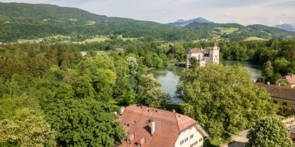Essen-gehen - grüner Gastgarten - Anif - Ansicht von oben - ****Hotel und Restaurant Schlosswirt zu Anif