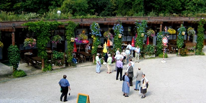 Essen-gehen - grüner Gastgarten - Sattledt - Nach außen für bis zu 400 Sitzplätzen erweiterbar! - Agrarium Gasthaus Zaubergart'l
