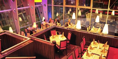Essen-gehen - Gerichte: Wild - Panoramarestaurant Glashaus, Abend, innen - Panoramarestaurant Glashaus