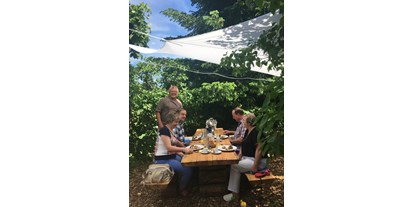 Essen-gehen - Gerichte: Fondue & Raclette - Gastgarten in Idyllischer Natur  - Schweizer Kaminstübli
