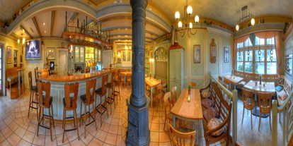 Essen-gehen - Sitzplätze im Freien - Teutoburger Wald - Gaststube - Hotel-Landrestaurant Schnittker