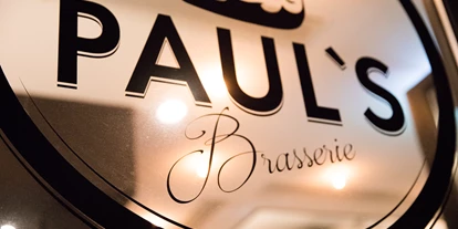Essen-gehen - Sitzplätze im Freien - PLZ 45472 (Deutschland) - Paul's Brasserie