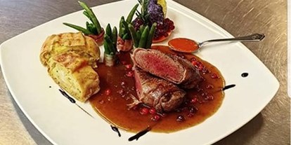 Essen-gehen - Gerichte: Antipasti - PLZ 8961 (Österreich) - Rehfilet im Speckmantel - Hotel Restaurant Loy