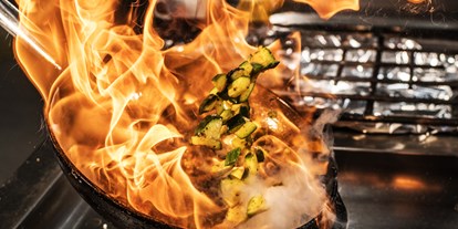Essen-gehen - Gerichte: Curry - "eat & meet" Restaurant Bar Lounge Outdoorrestaurant