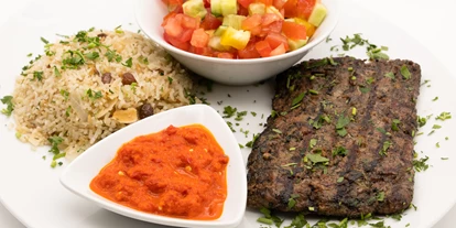 Essen-gehen - Art der Küche: arabisch - PLZ 12249 (Deutschland) - Feinberg´s Kebab aus Lamm-Rinderhackfleisch mit Kräutern und frischer Minze  - Restaurant Feinberg's