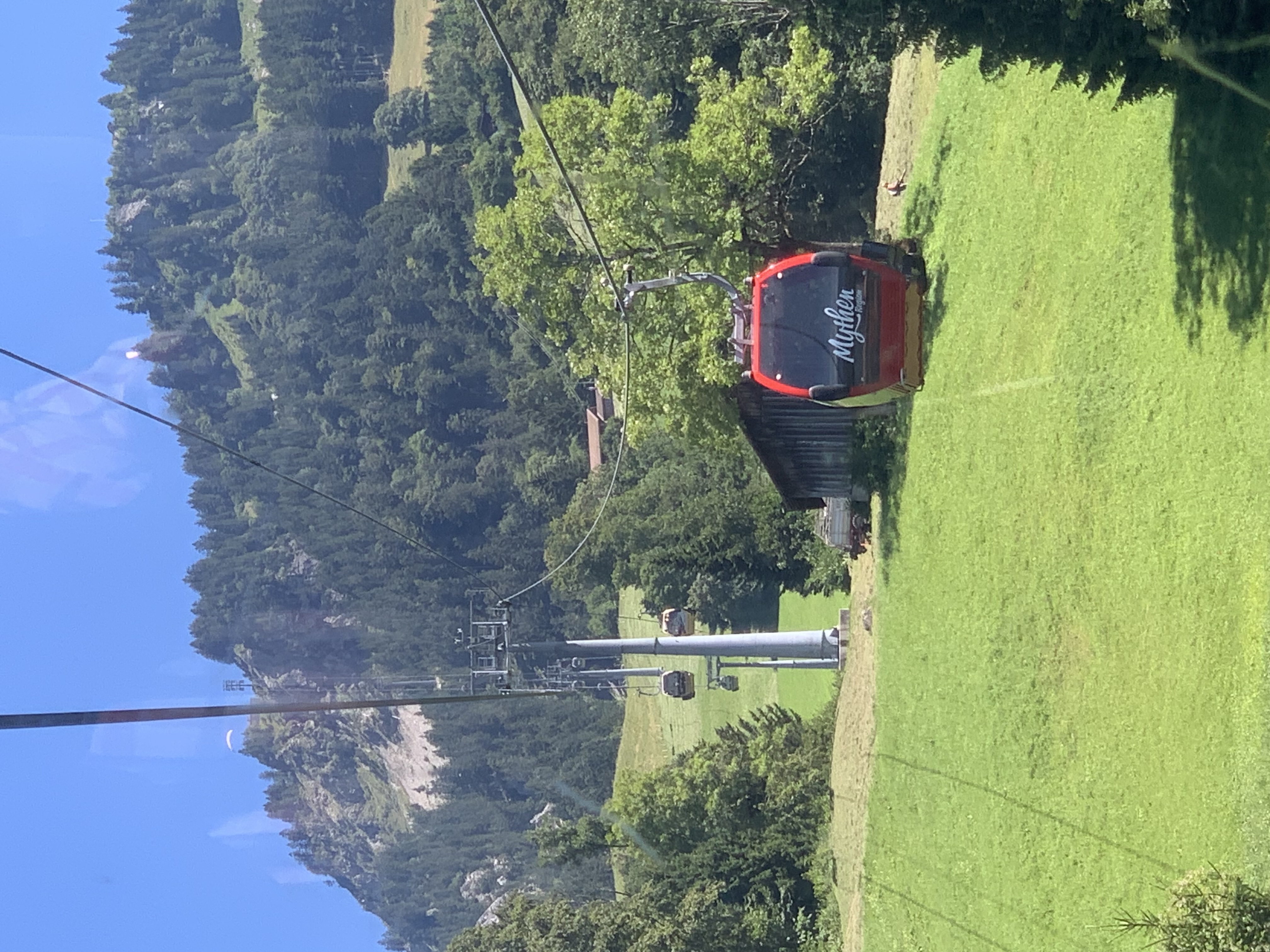 Restaurant - Hinauf mit der Gondelbahn ins Restaurant Gipfelstubli  - Restaurant Gipfelstubli
