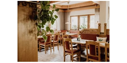 Essen-gehen - Sitzplätze im Freien - Schneizlreuth - Lokal - Wirtshaus Dorfcafe Unken